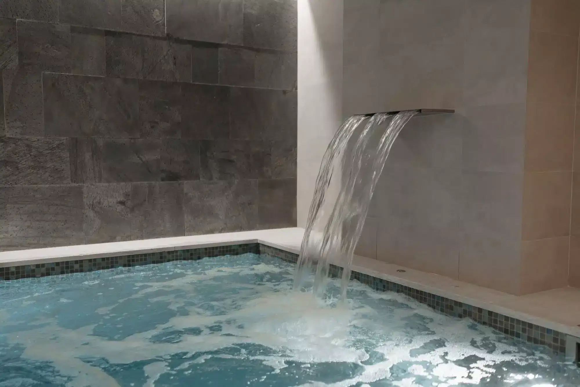 Sheet waterfalls are perfect for the minimalists